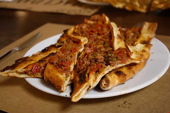 Kuşbaşılı Pide